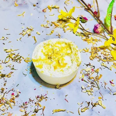 2-SIDED GOAT'S MILK LOOFAH SOAP (HONEYSUCKLE). Ultra hydrating, gorgeous blend of jasmine   honeysuckle. 4 pack